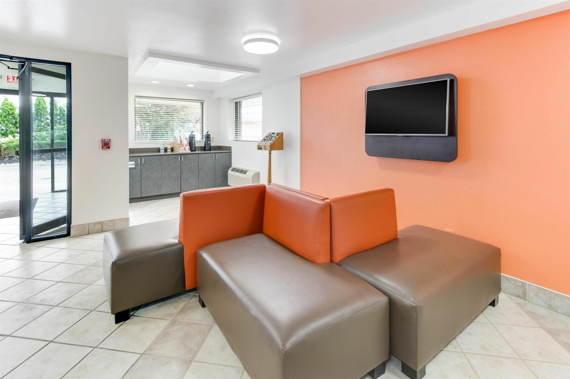 Red Roof Inn Plus+ Columbus - Уъртингтън Екстериор снимка