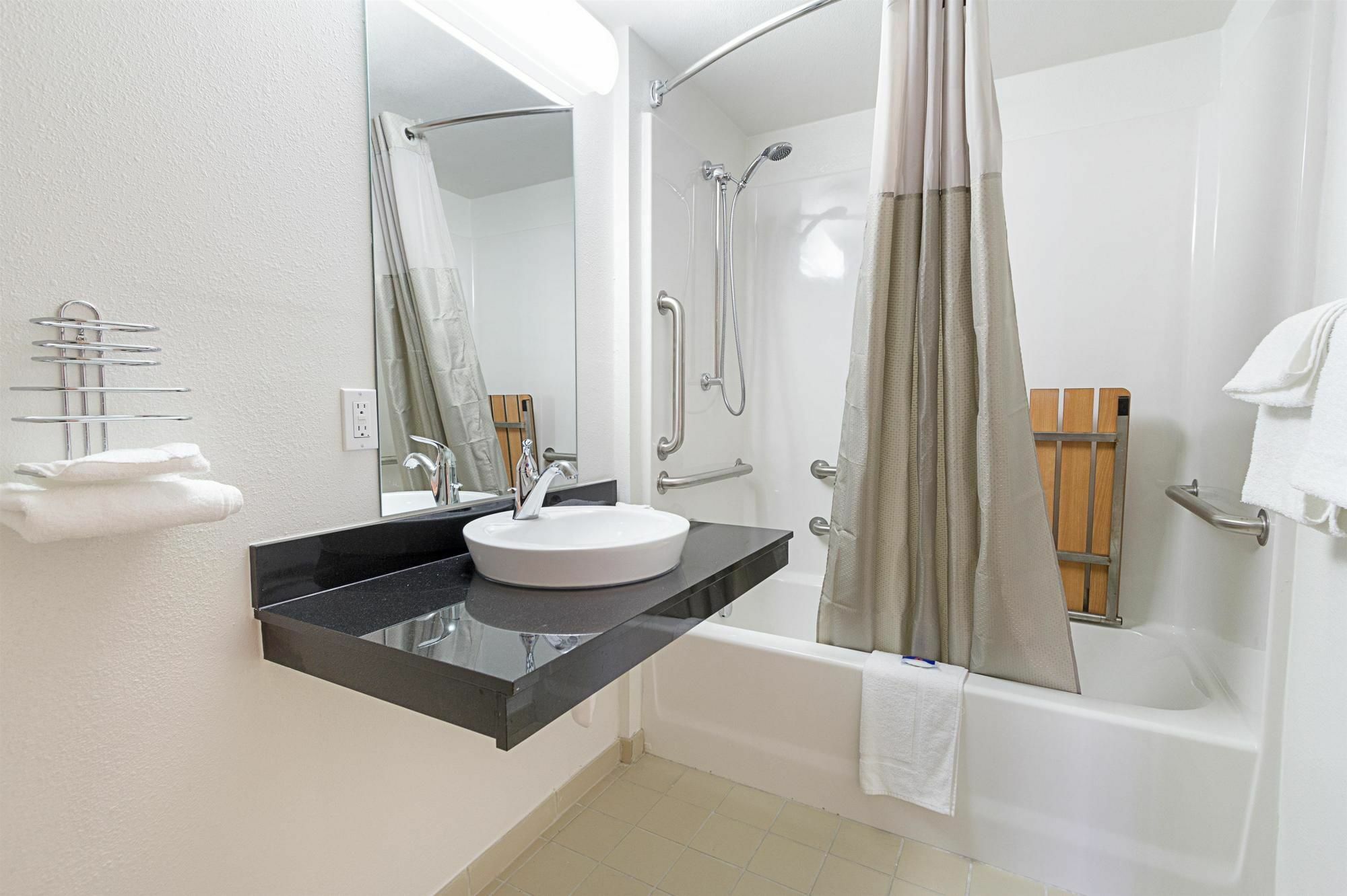 Red Roof Inn Plus+ Columbus - Уъртингтън Екстериор снимка
