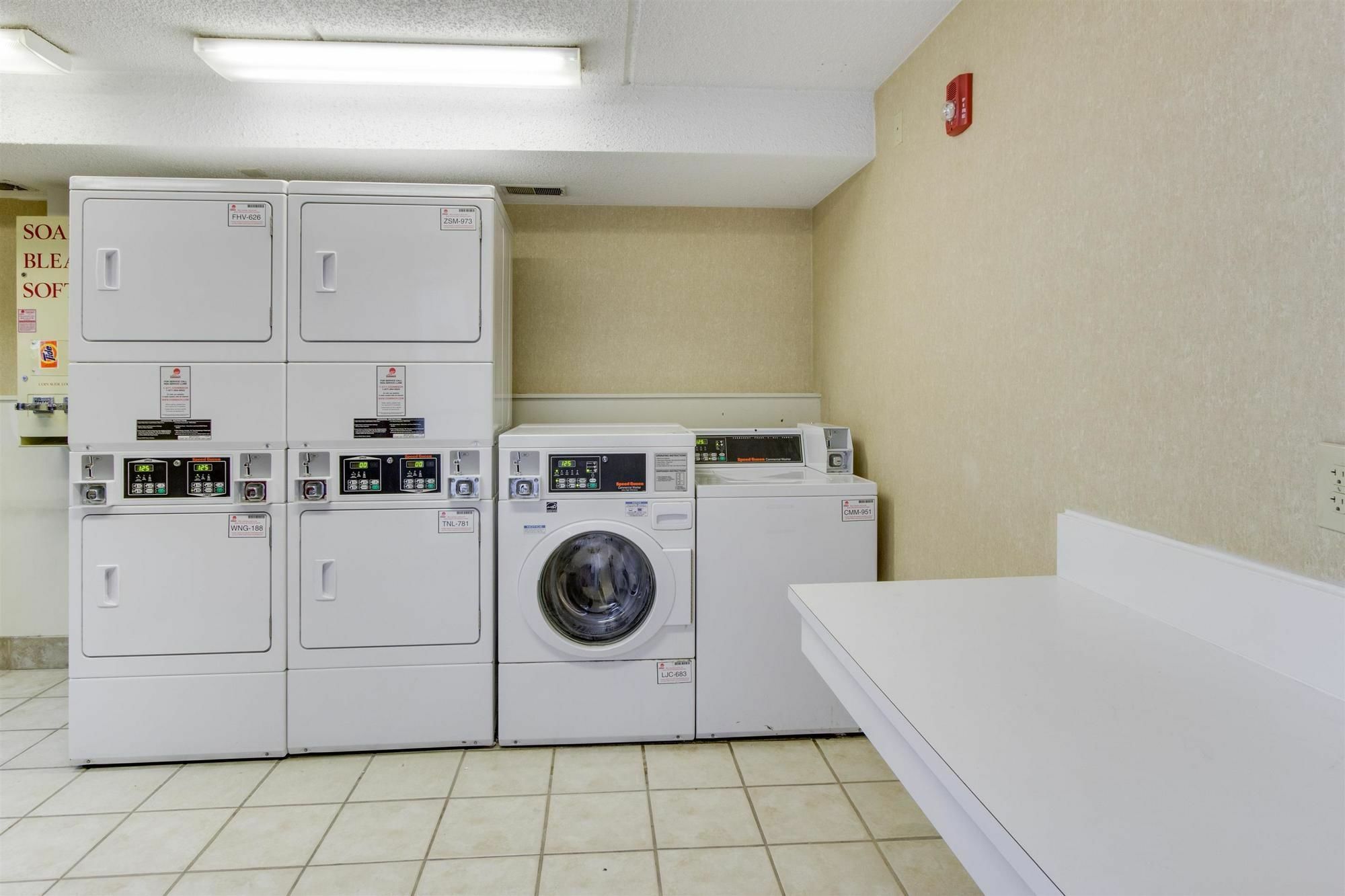 Red Roof Inn Plus+ Columbus - Уъртингтън Екстериор снимка