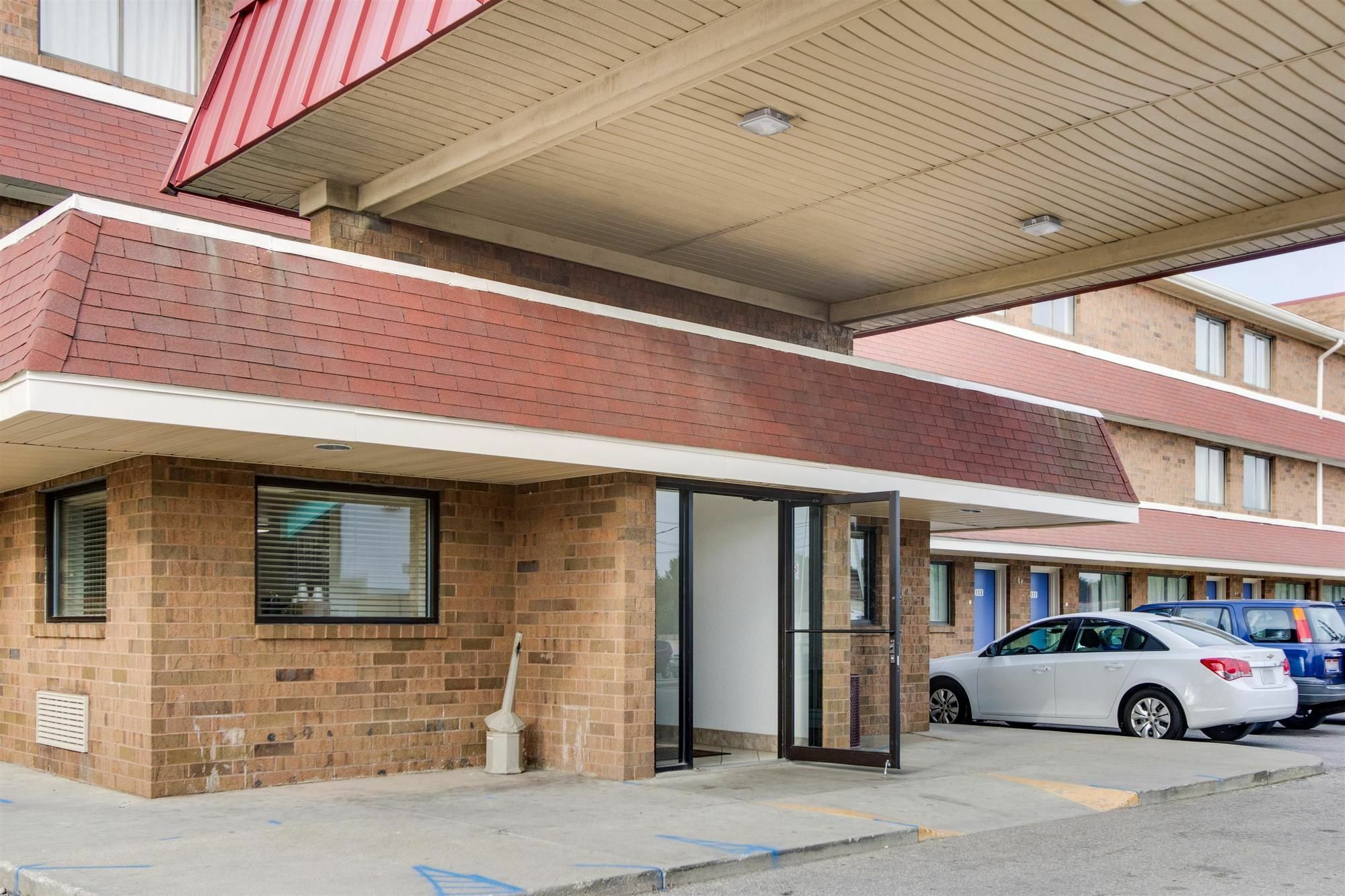 Red Roof Inn Plus+ Columbus - Уъртингтън Екстериор снимка