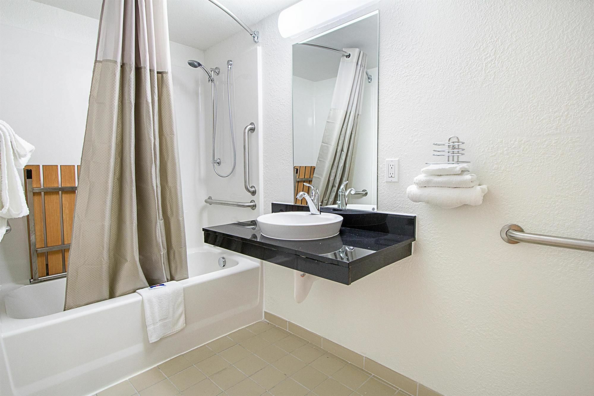Red Roof Inn Plus+ Columbus - Уъртингтън Екстериор снимка