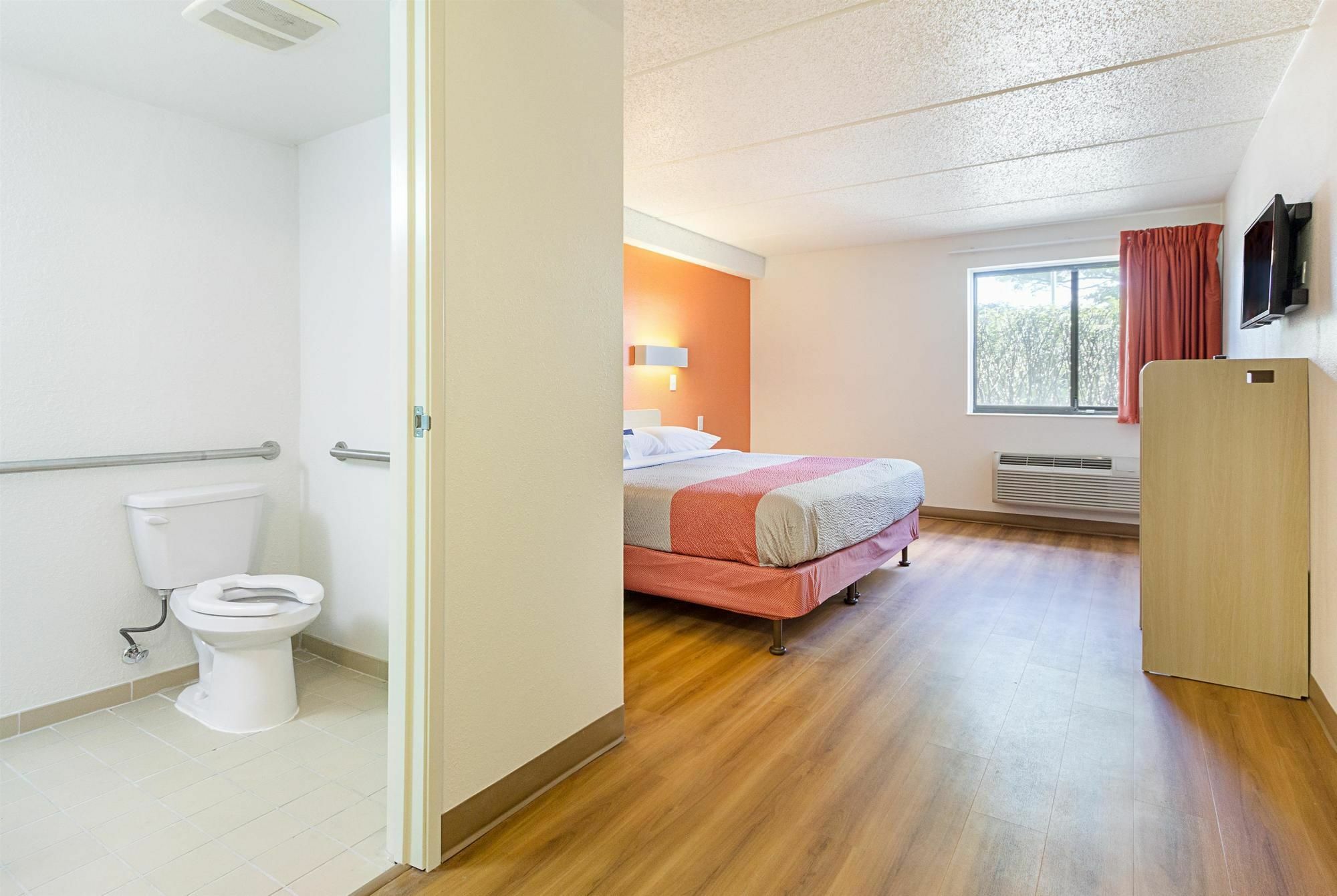Red Roof Inn Plus+ Columbus - Уъртингтън Екстериор снимка