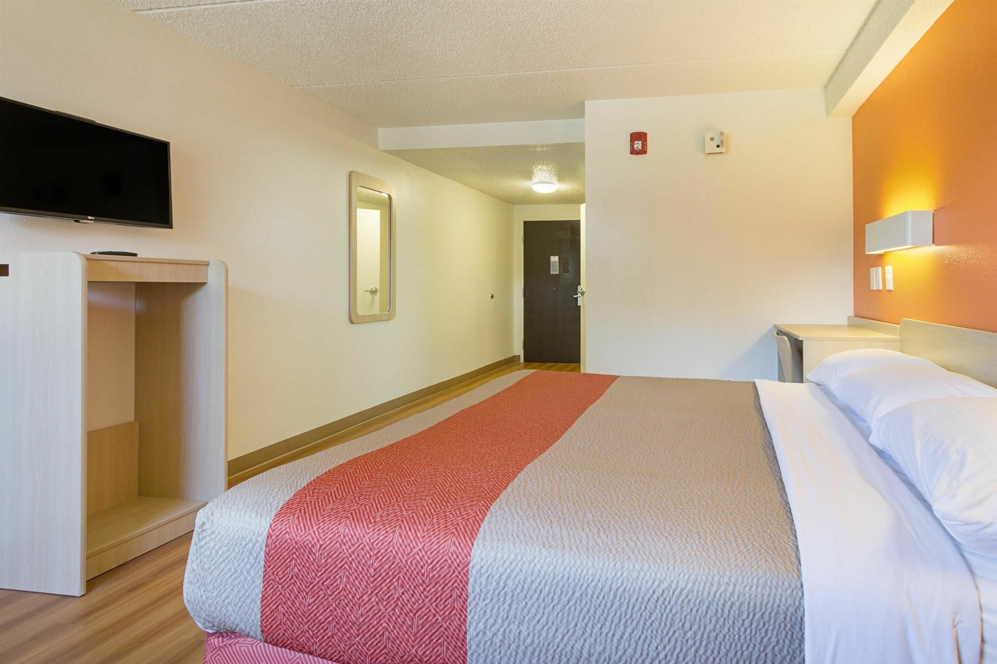 Red Roof Inn Plus+ Columbus - Уъртингтън Екстериор снимка